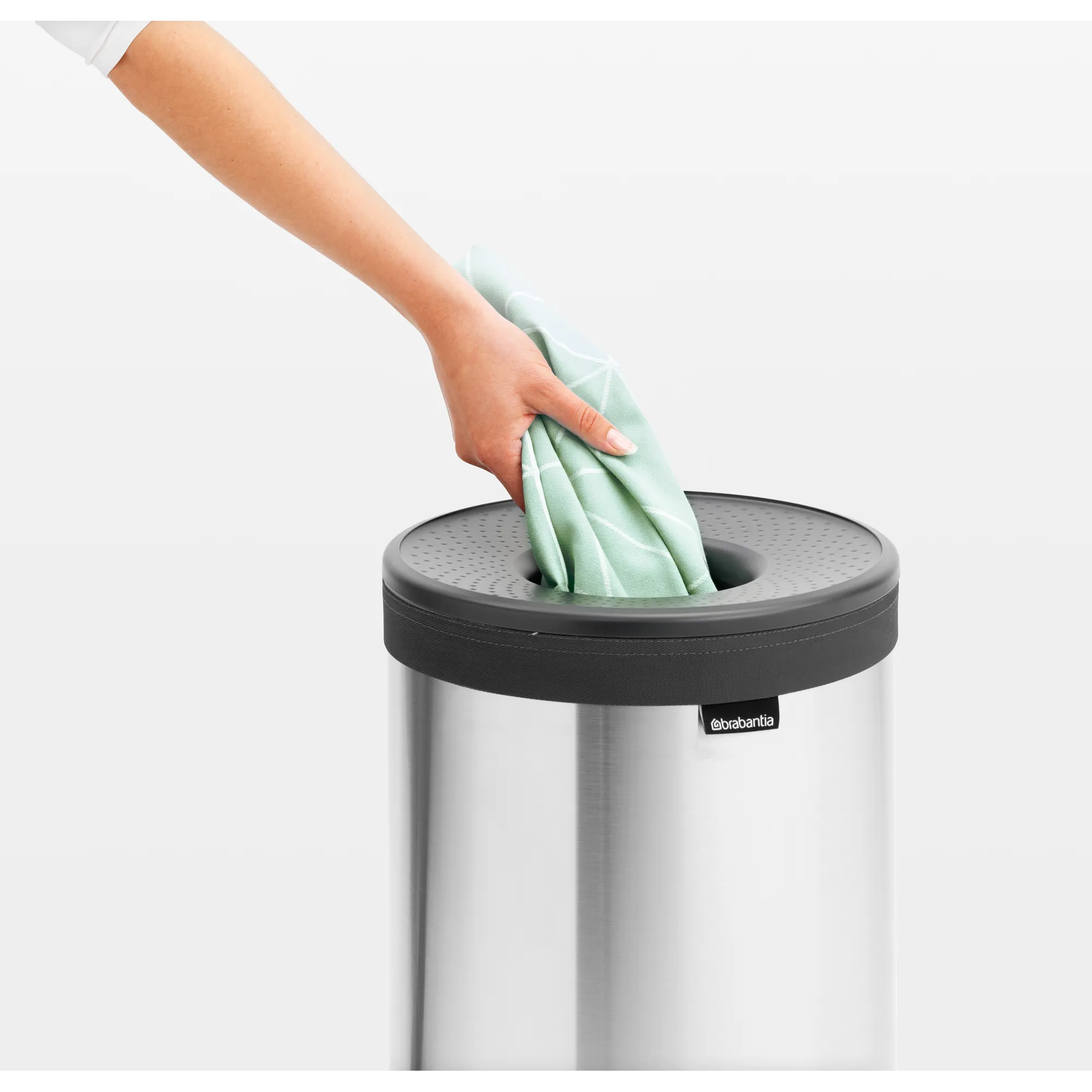 Brabantia Laundry Bin with Inner Removable Lining, Plastic Lid - Matt Steel, 35 Liters