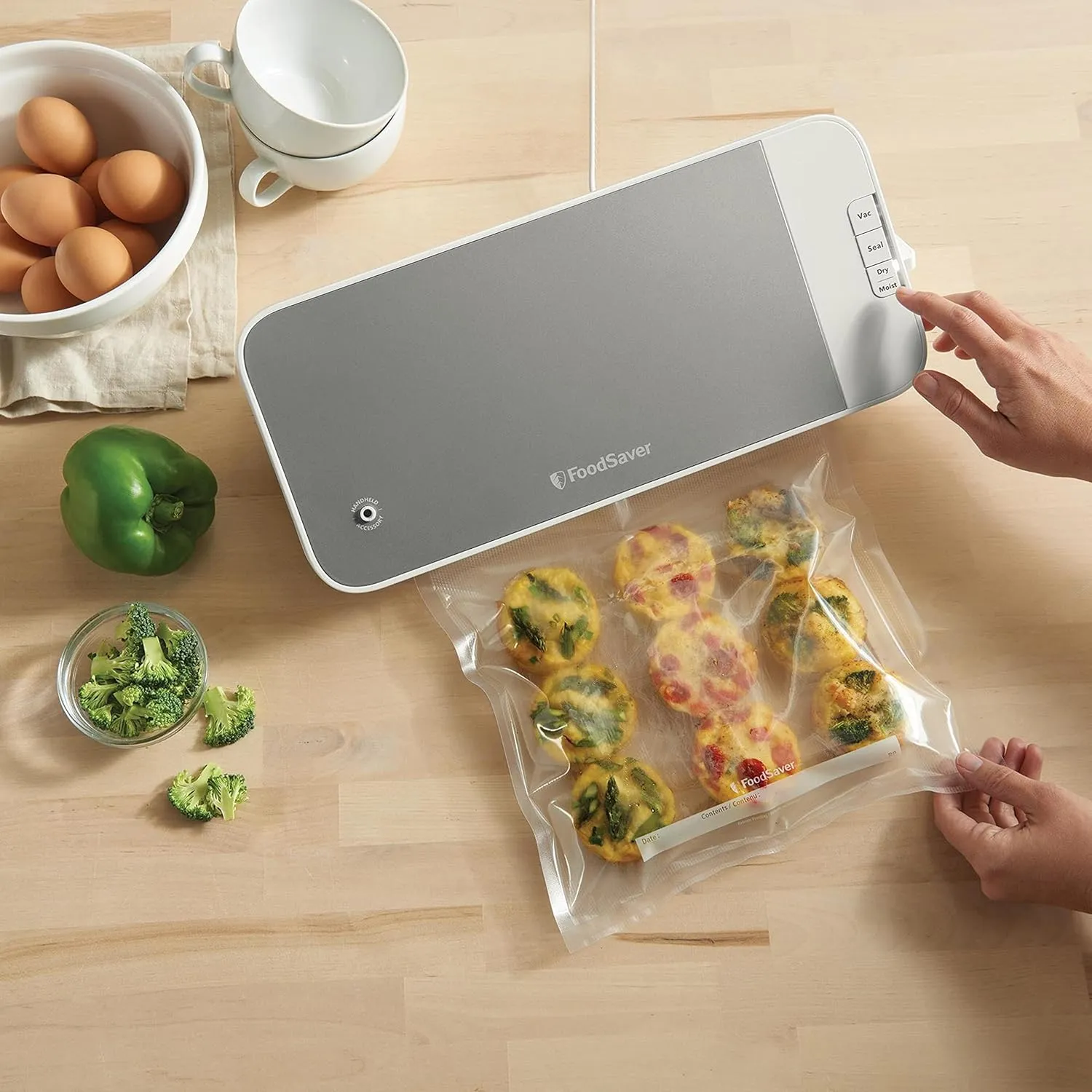 FoodSaver VS2150 Vacuum Sealing System, Food Vacuum Sealer, White/Silver