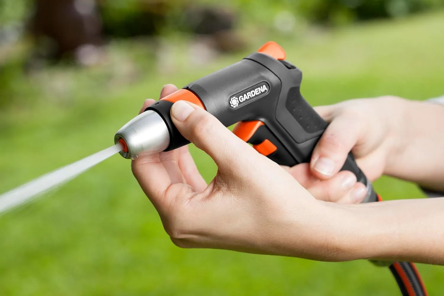 Gardena Premium Cleaning Syringe: Robust Water Sprayer for Cleaning and Watering, with Pulse Trigger and Permanent Lock, Frost Protection (18305-20)