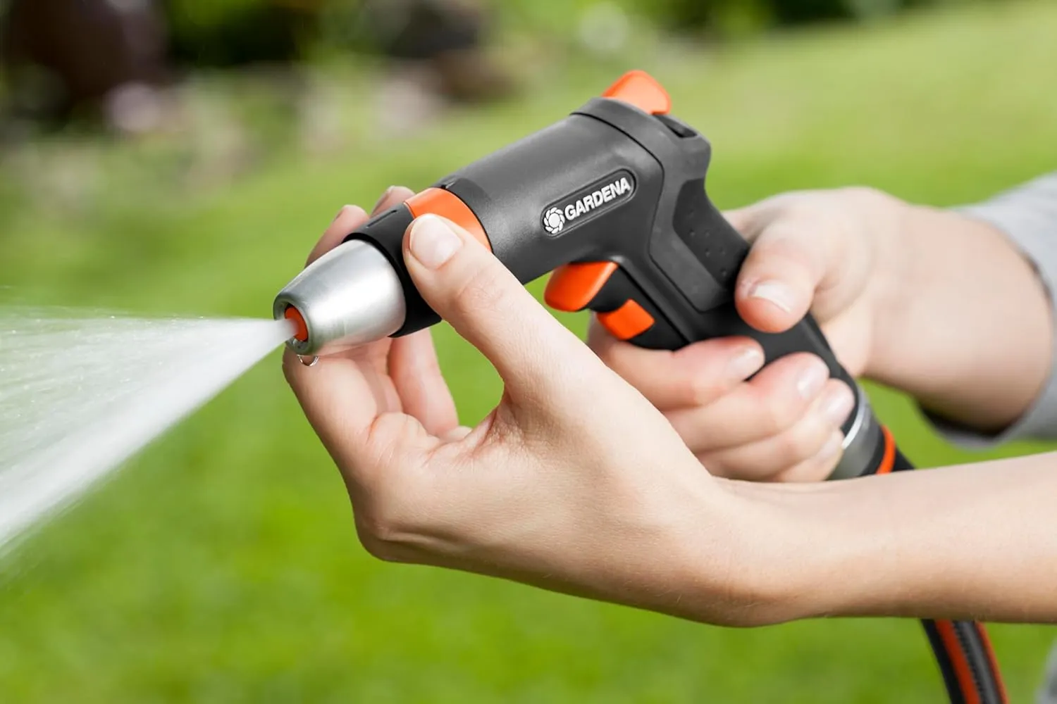 Gardena Premium Cleaning Syringe: Robust Water Sprayer for Cleaning and Watering, with Pulse Trigger and Permanent Lock, Frost Protection (18305-20)