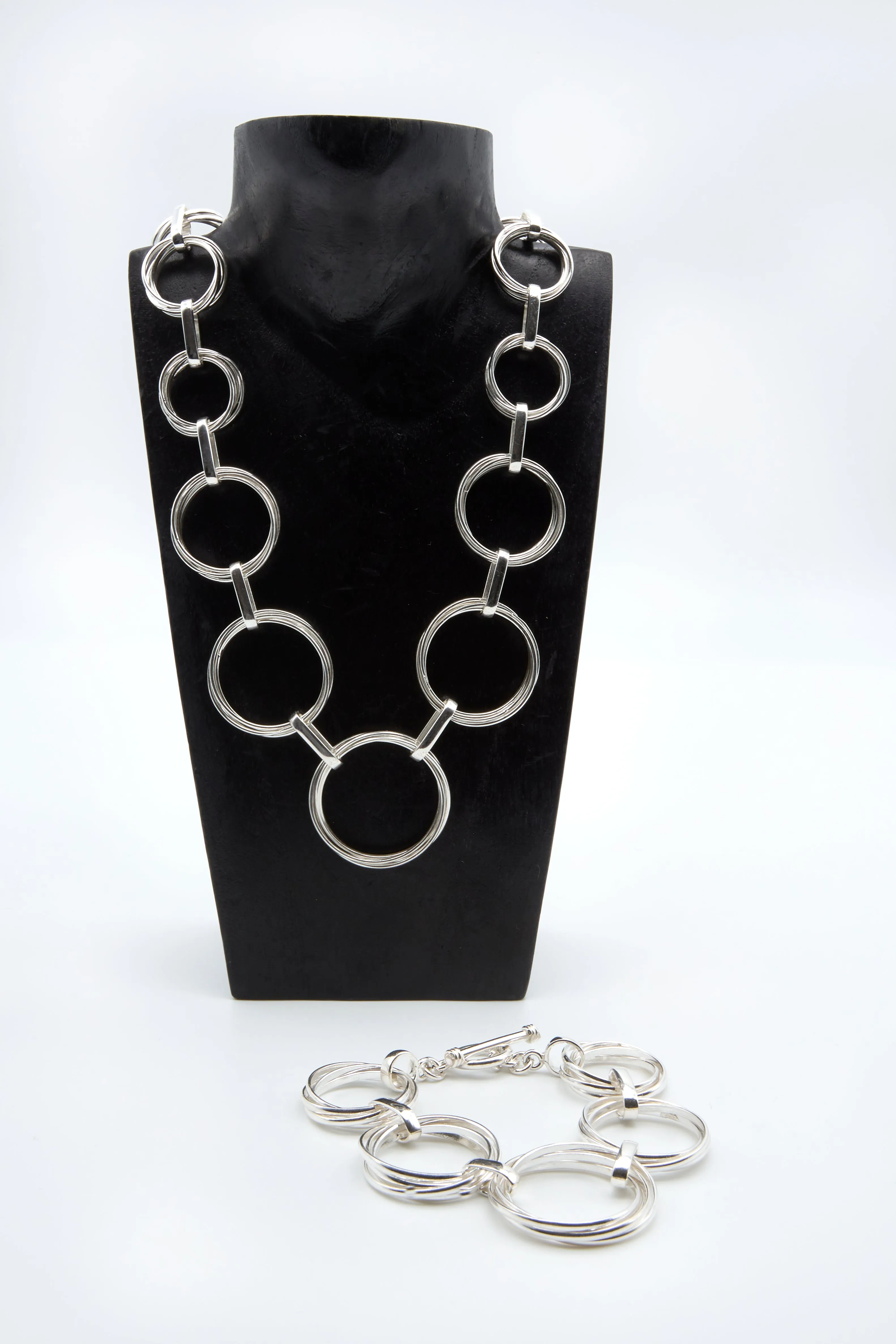 Graduated Interlinked Sterling Silver Set of Necklace, Bracelet and Earrings