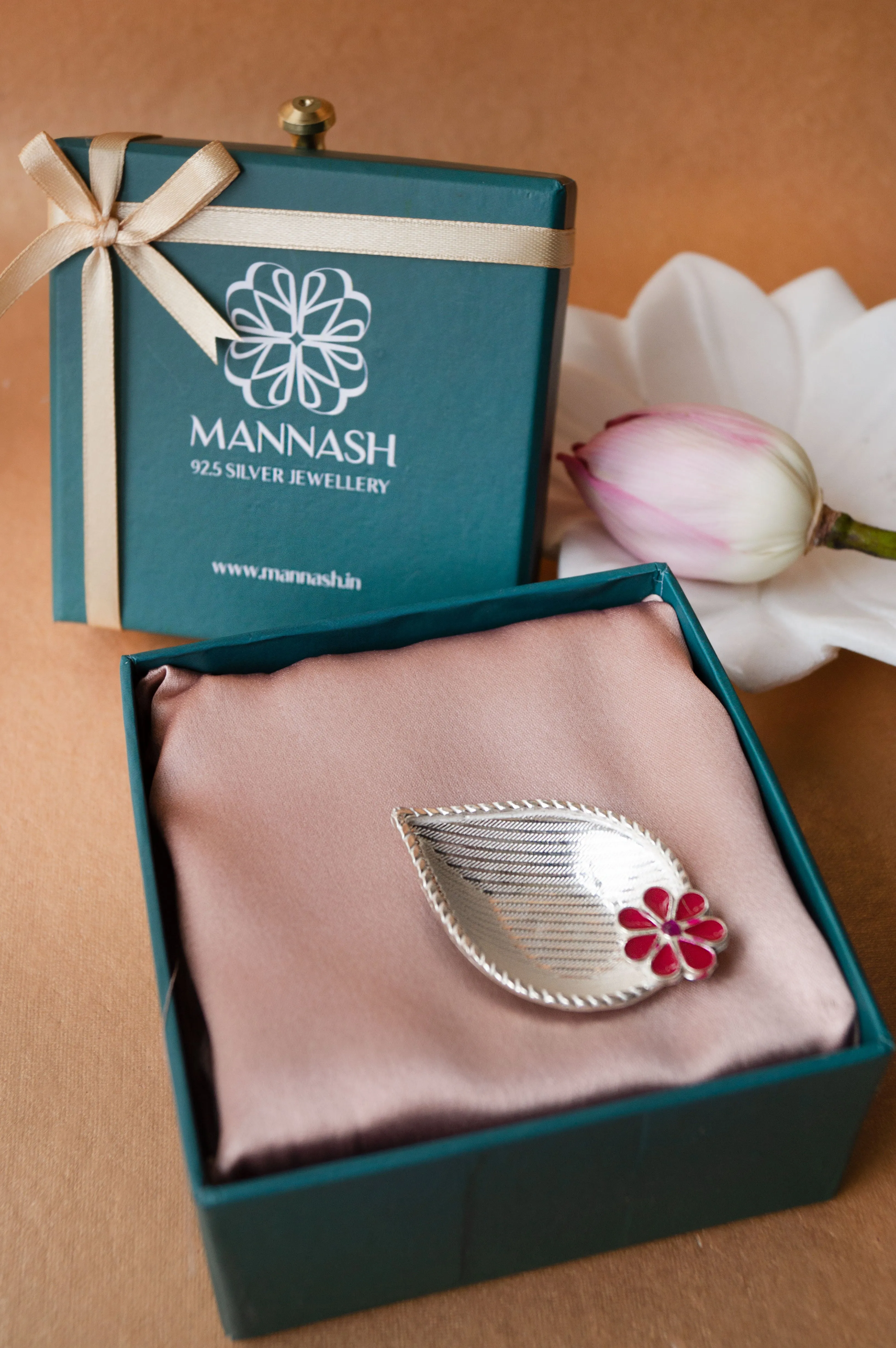 Mini Meena Prasad Plate - Family Wali Diwali Gift Hamper