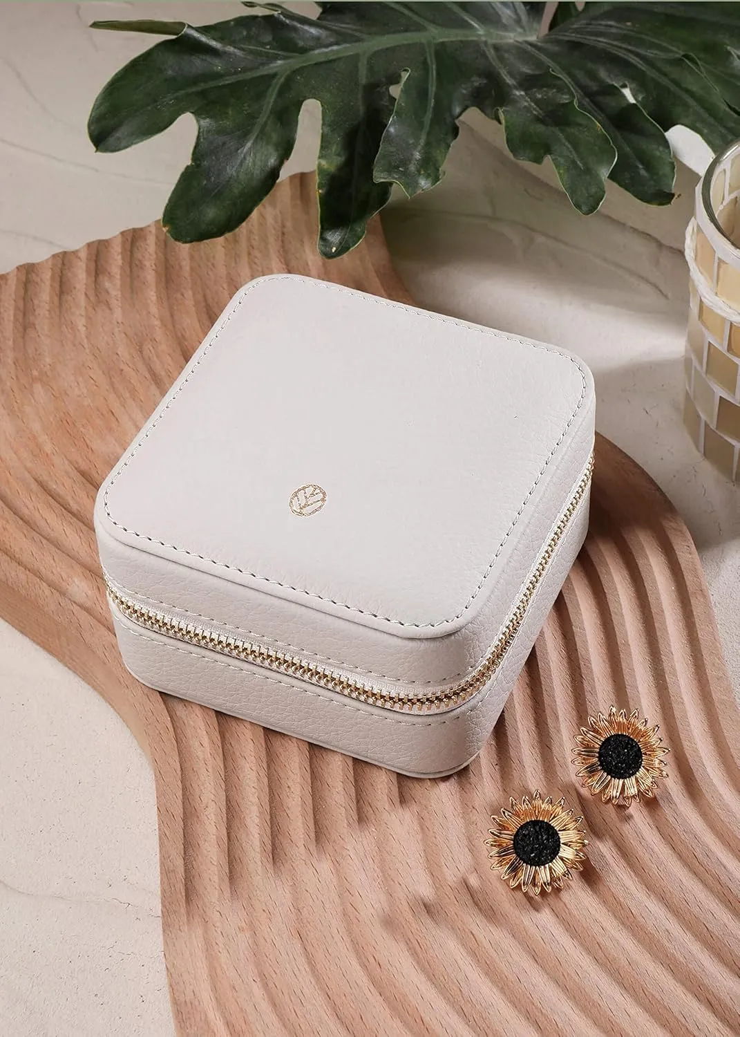 S.Leaf Travel Jewelry Organizer - Portable Jewelry Case Box for Women - Mini Travel Case (03 Lychee Beige)