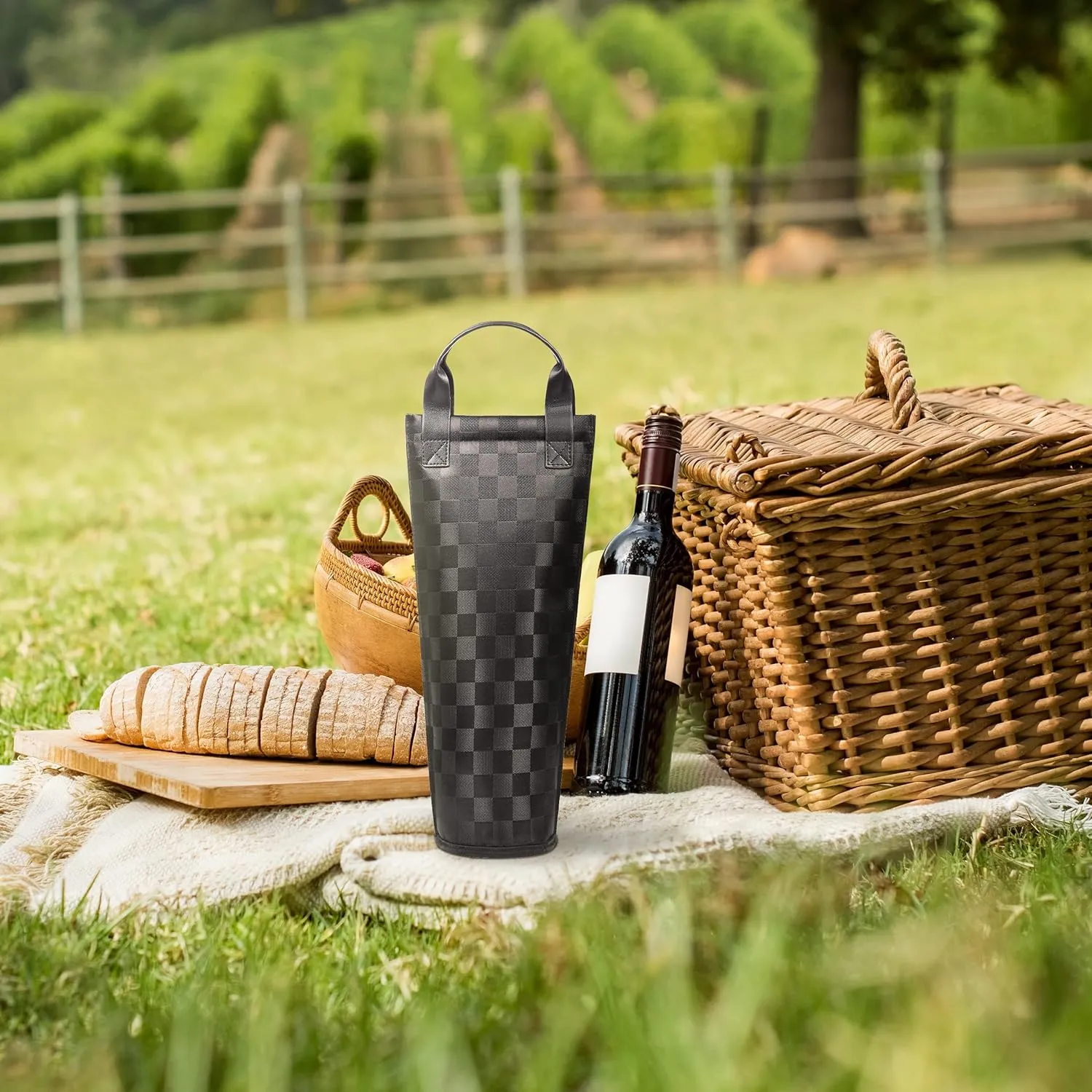 Tirrinia Insulated Wine Tote Carrier, Portable Single Wine Bottle Cooler Bag for Picnic Beach Party Travel -Good Gifts for Wedding Housewarming Wine Lover