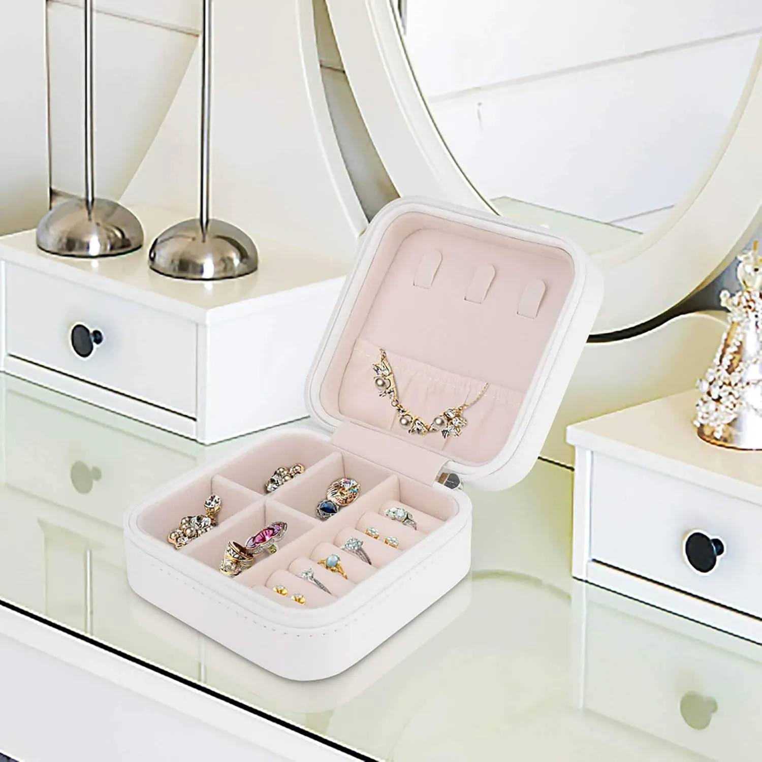 Woman PU Leather Jewelry Box, Small Travel Display Storage Organizer Case Bag Holder for Rings, Earrings, Necklaces, Bracelets